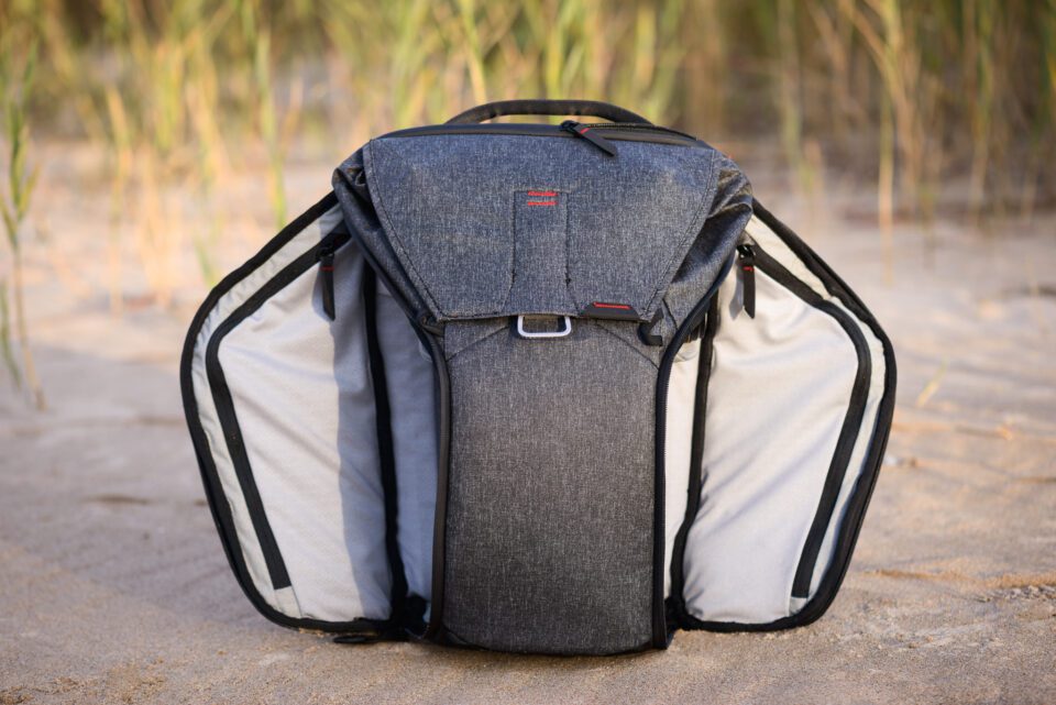 Peak design everyday backpack dual side access