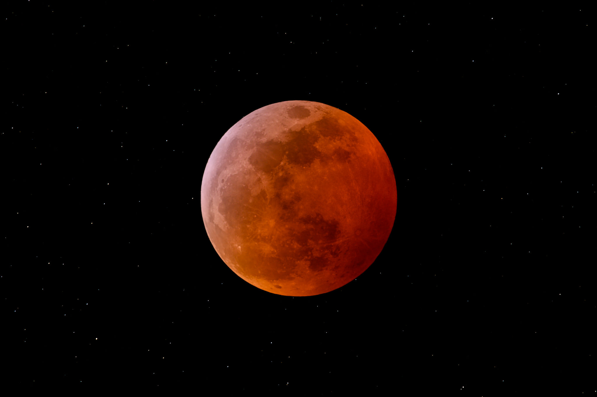 How To Photograph A Lunar Eclipse And Get Amazing Results