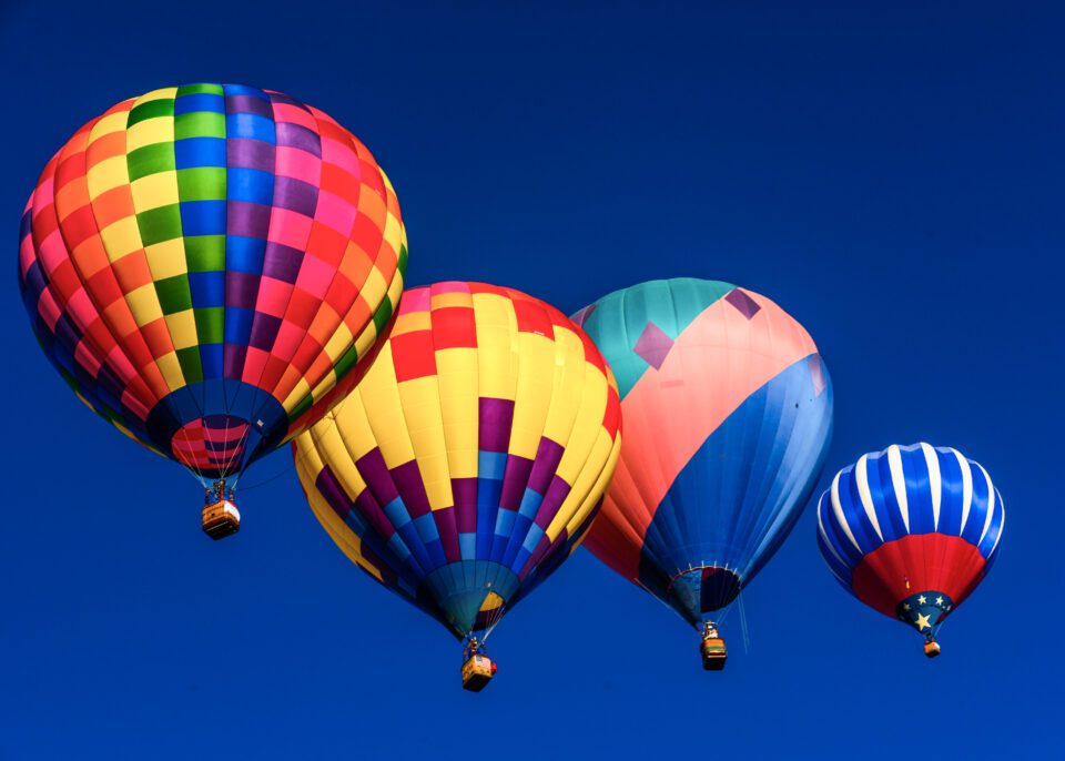 Hot-Air-Balloons-in-a-line
