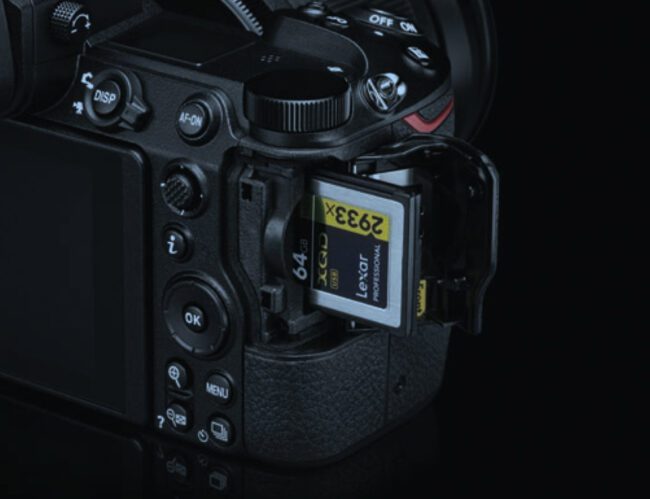 nikon z7 memory card slot