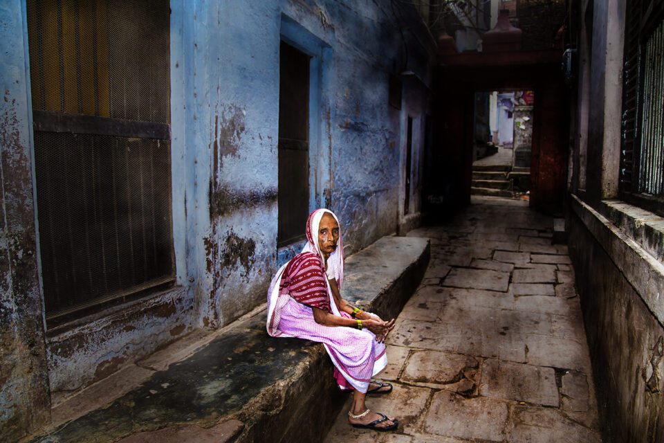 18.-doc.-Chatterjee-Street-Widows-Varanasi-India