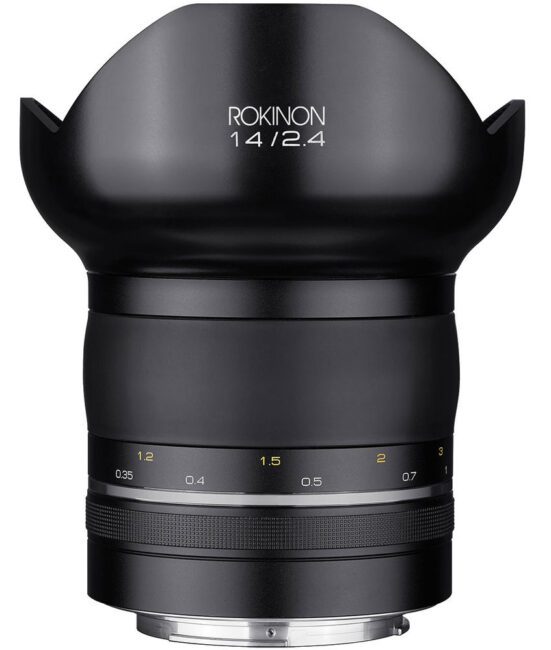 nikon wide angle zoom lens