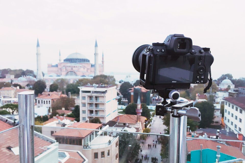 Camera with multi-clamp for cityscape photography instead of a tripod