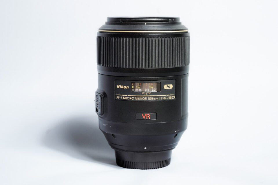 Nikon F-Mount DSLR 105mm f2.8G VR Macro Lens Front View