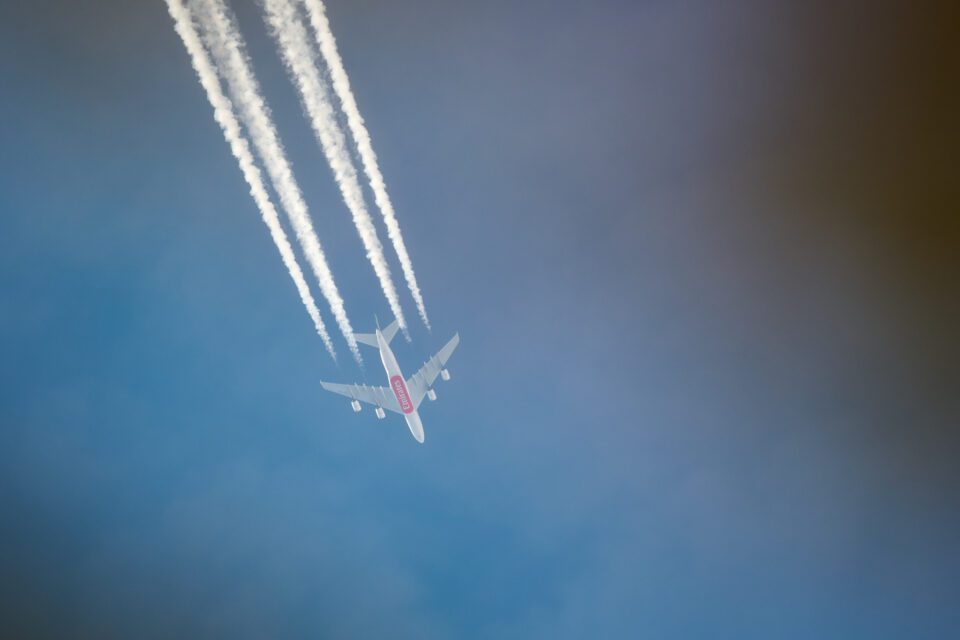 Plane Emirates