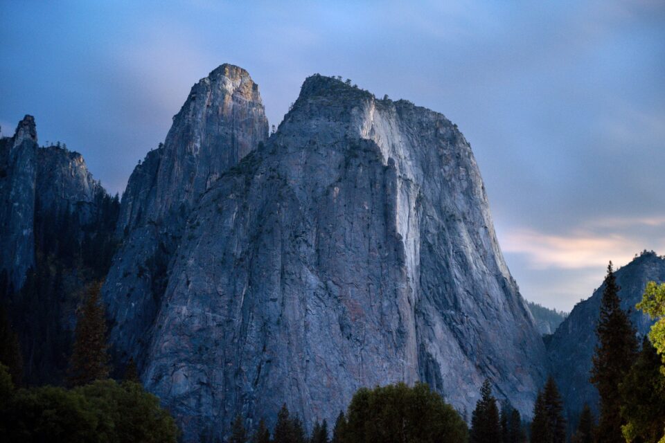 Blue hour landscape photography in Yosemite Nikon Z 28-75mm f2.8