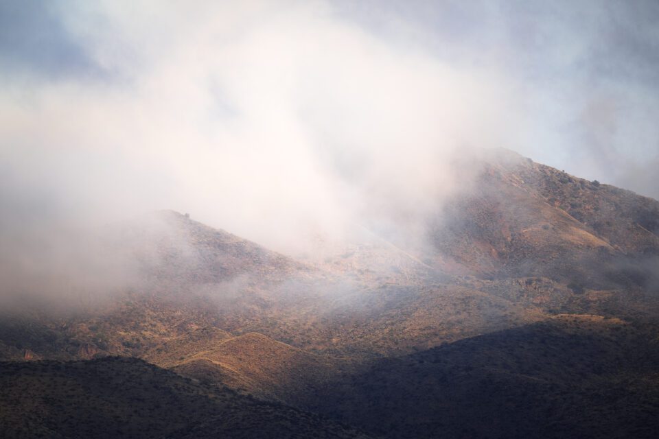Nikon Z 800mm f6.3 VR S Fotografía de paisaje de montaña y nubes