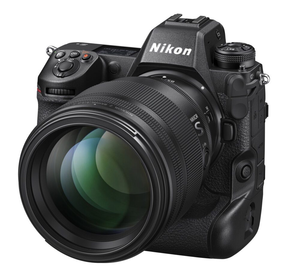 Nikon Z 85mm f1.2 on Nikon Z9 Size