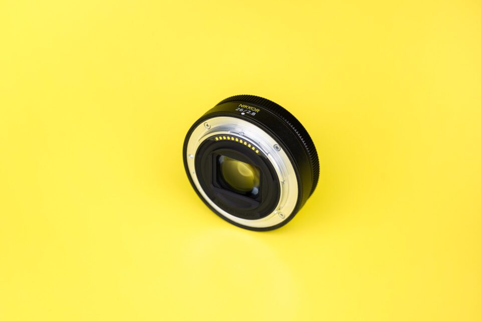 Nikon Z 26mm f2.8 Élément arrière et monture d'objectif en métal