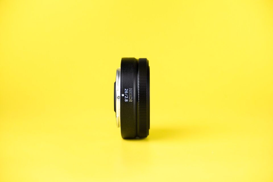 Nikon Z 26mm f2.8 SideView