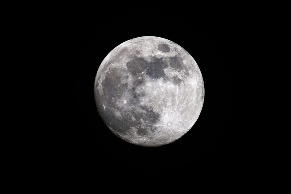 Uncropped Photo of Moon 1600mm Nikon Z 800mm f6.3 and 2.0x Teleconverter
