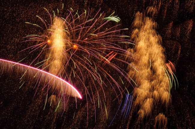 How to Photograph Fireworks – Everything You Need to Know