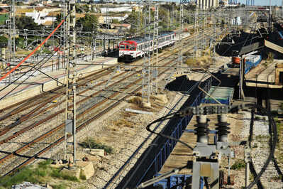 DSC 6970 electric train in Spain