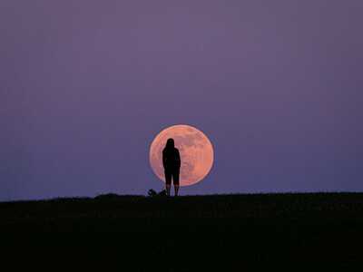 Women With Moon