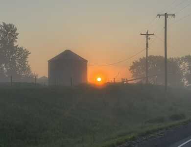 FoggySunrise nearGlenwood,IA